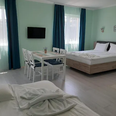 La 2 Aparthotel *