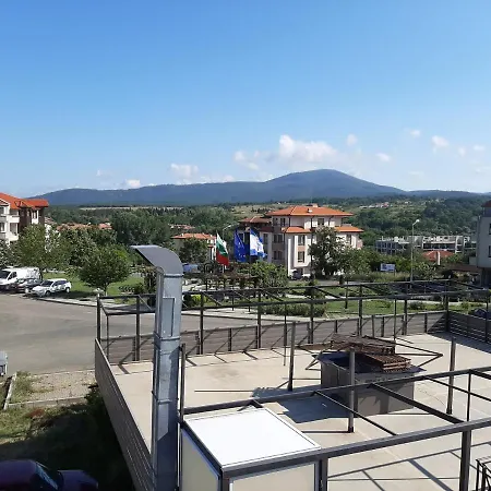 Aparthotel La 2 *